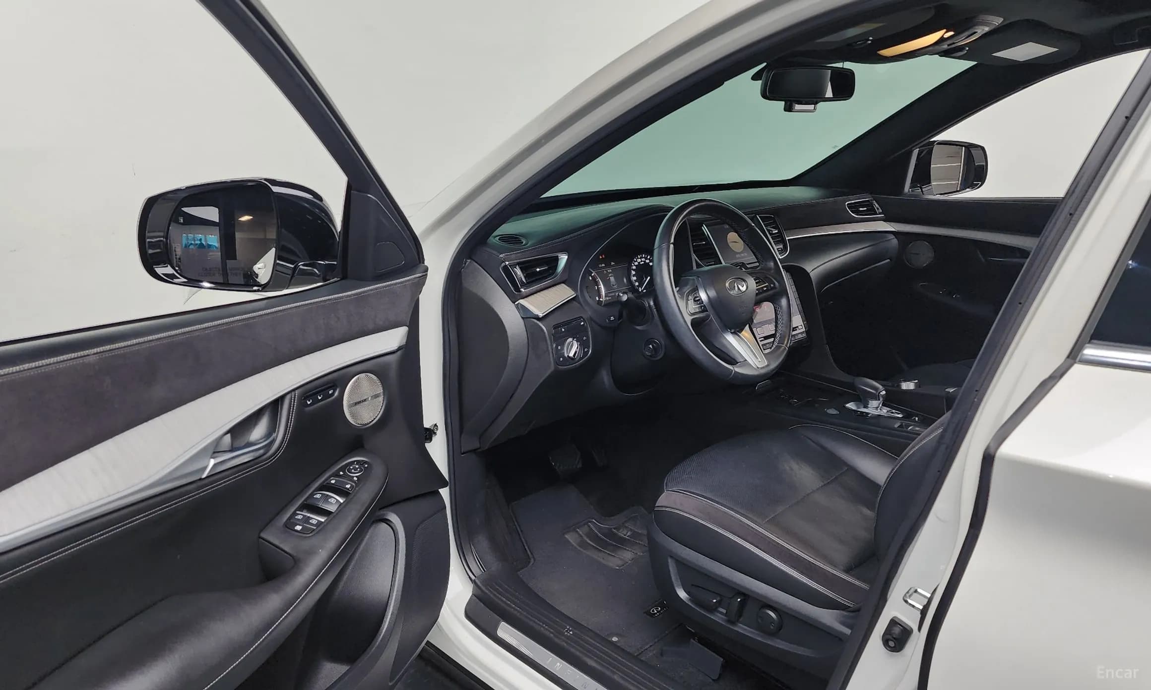 QX50 (P71A)