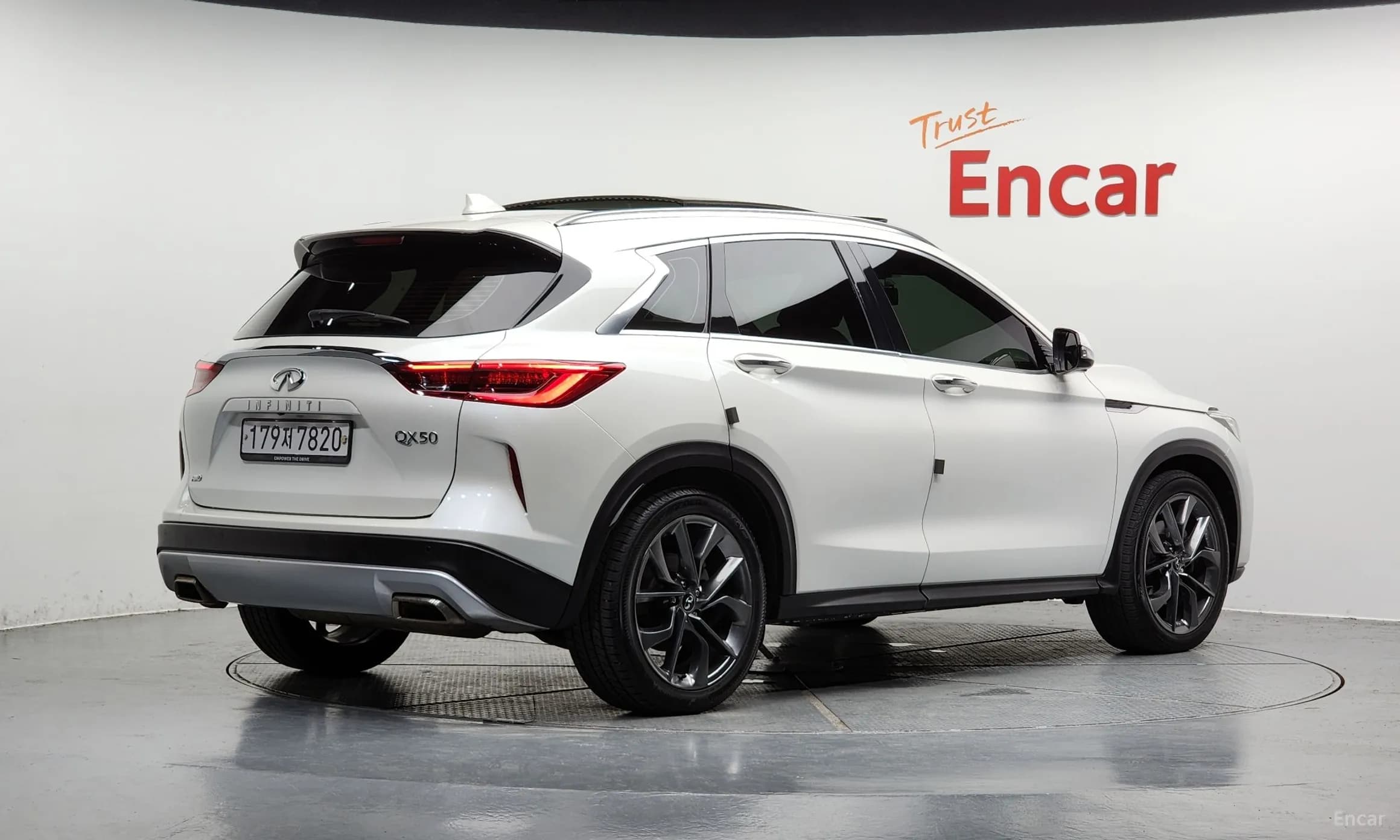 QX50 (P71A)