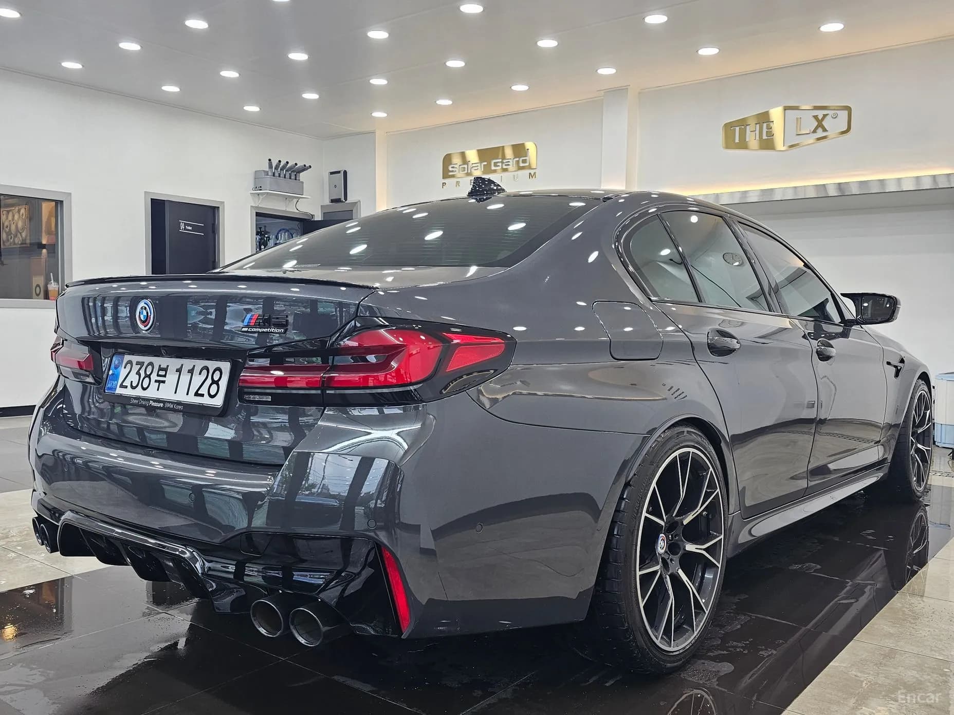 M5 (F90)
