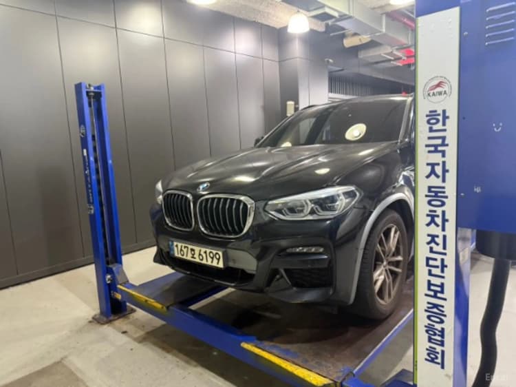 X4 (G02)