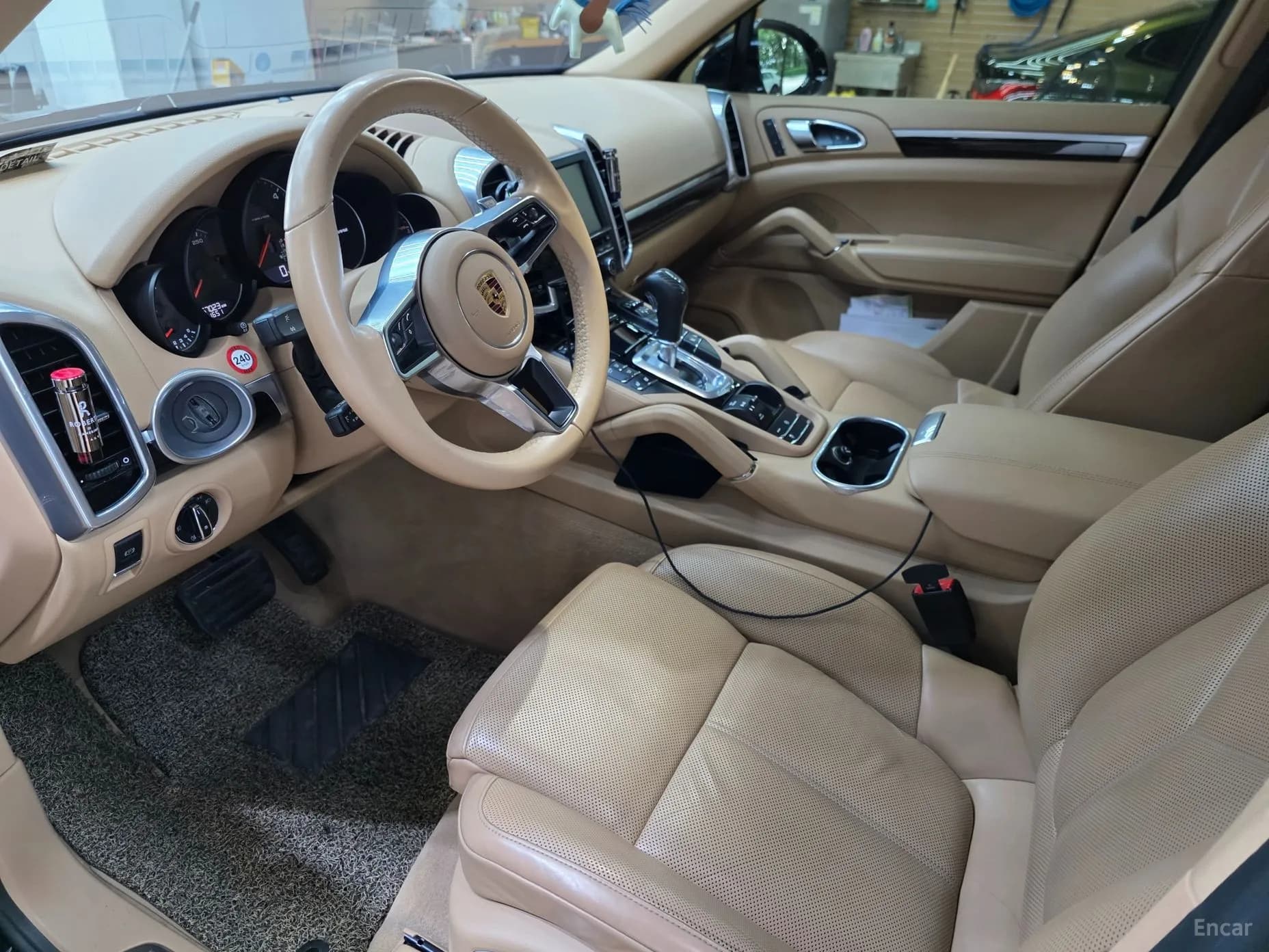 New Cayenne
