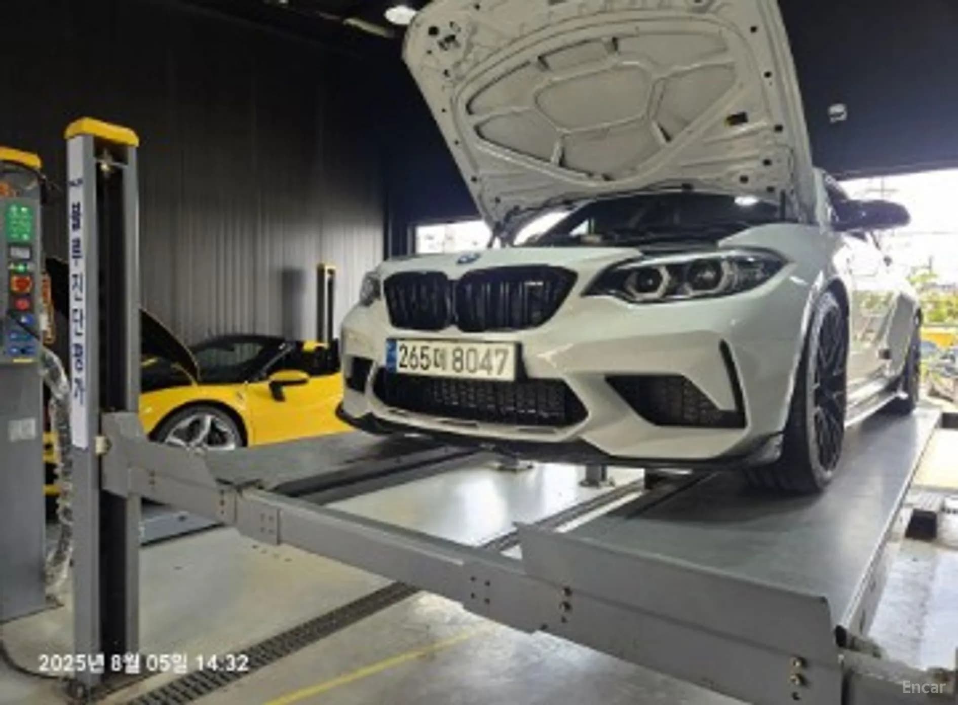 M2 (F87)