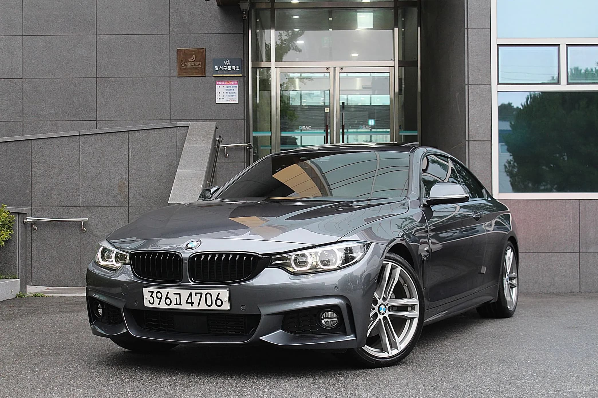 Series 4 (F32)