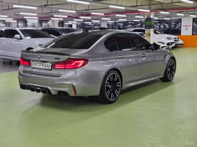 M5 (F90)
