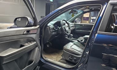 Rexton Sports Khan