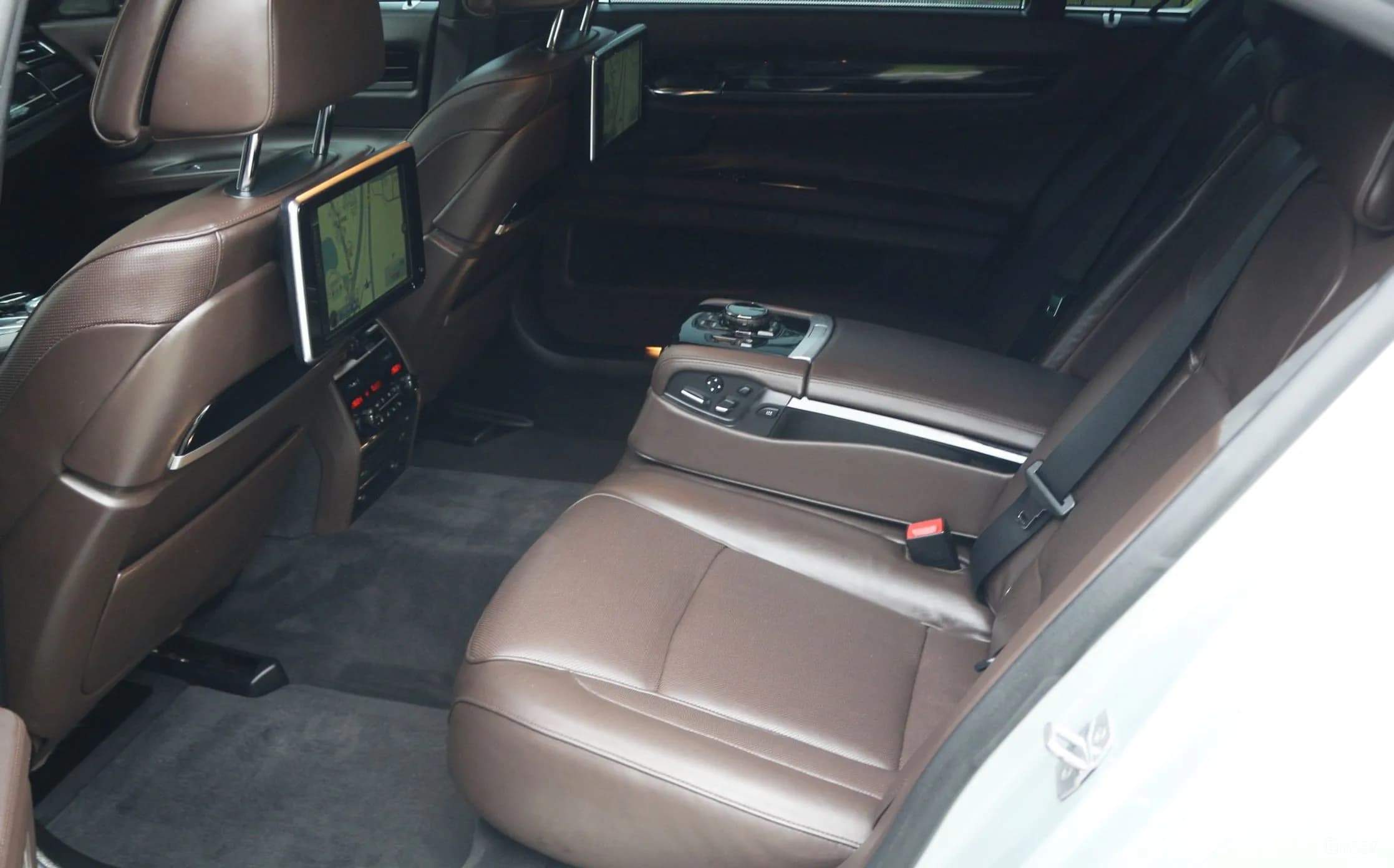 7 Series (F01)
