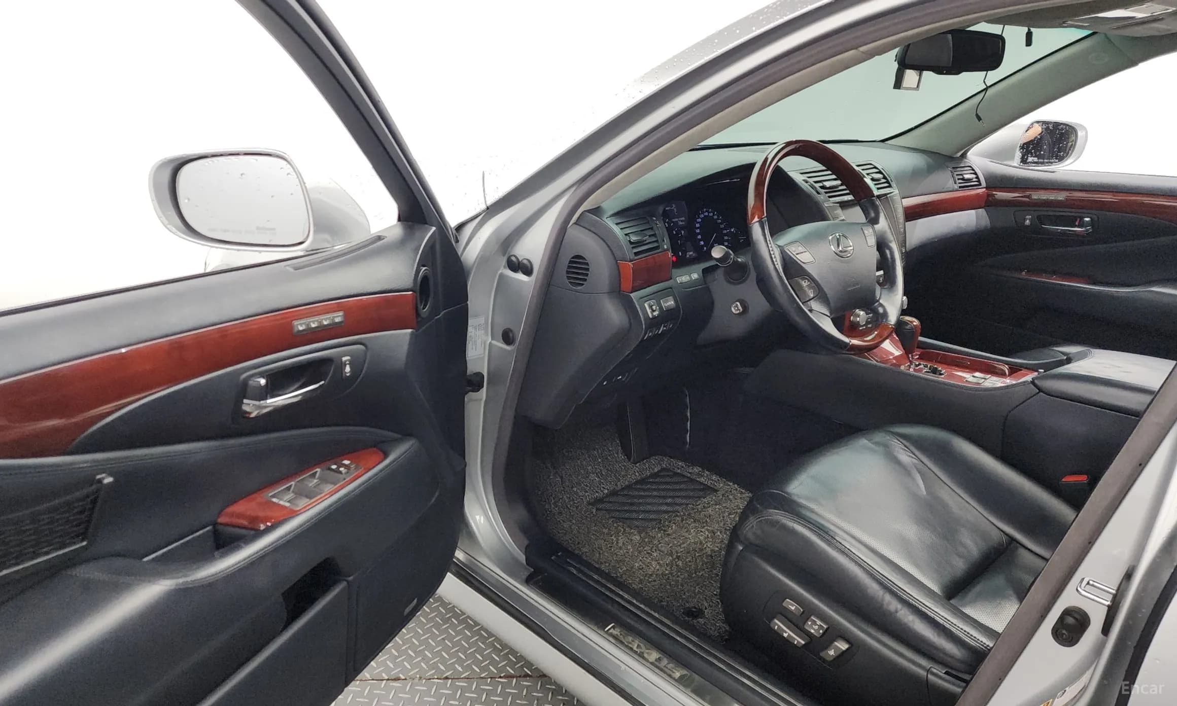 LS460