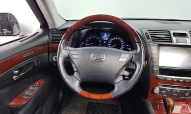 LS460