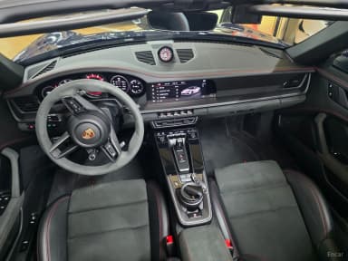 911 (992)