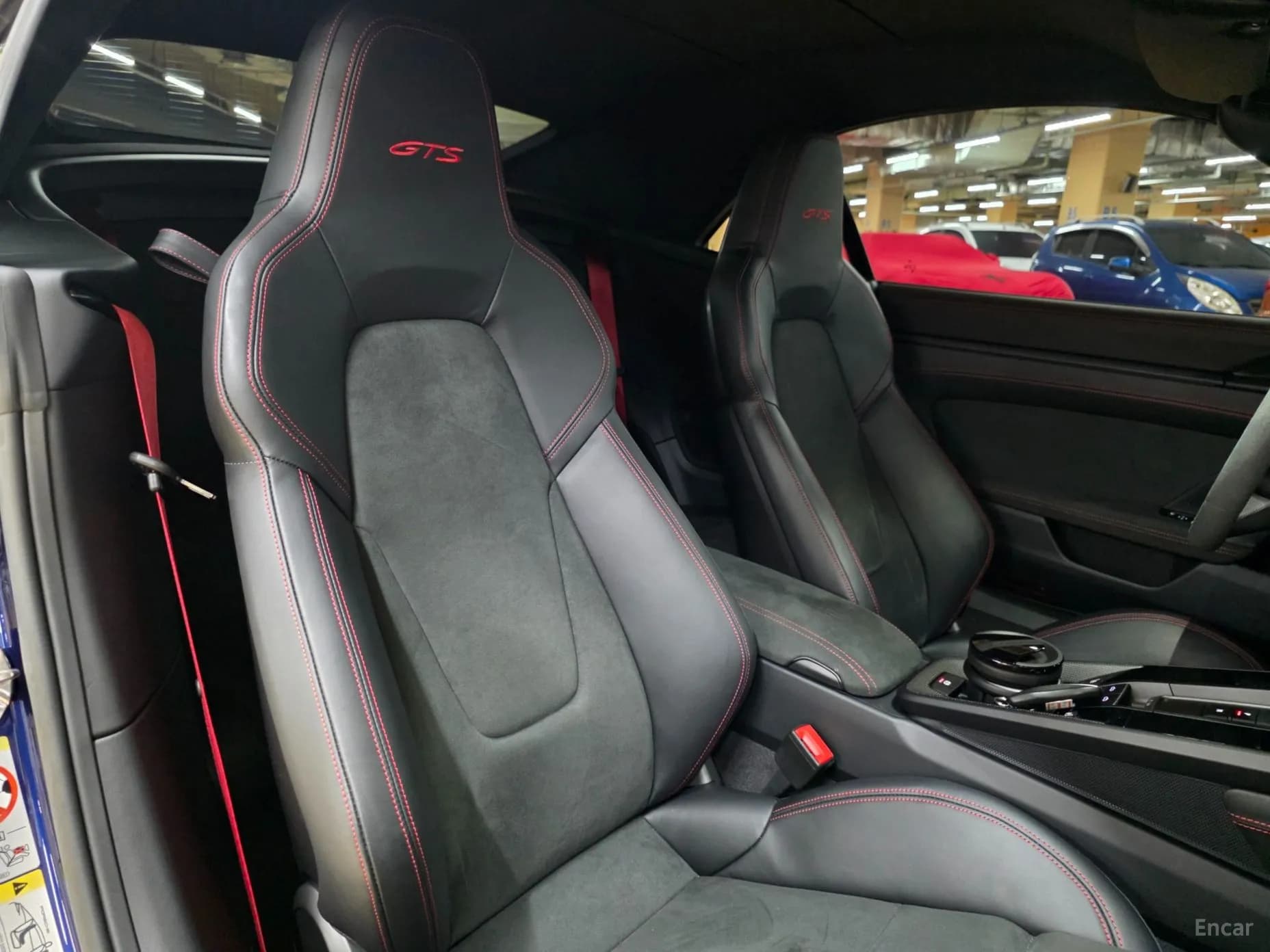 911 (992)