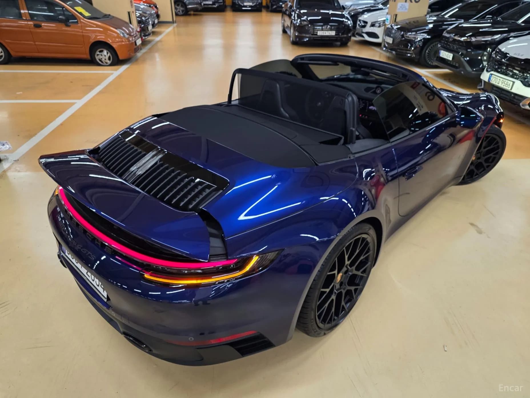 911 (992)