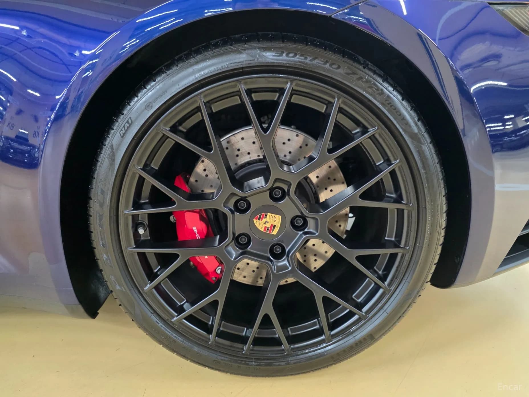 911 (992)