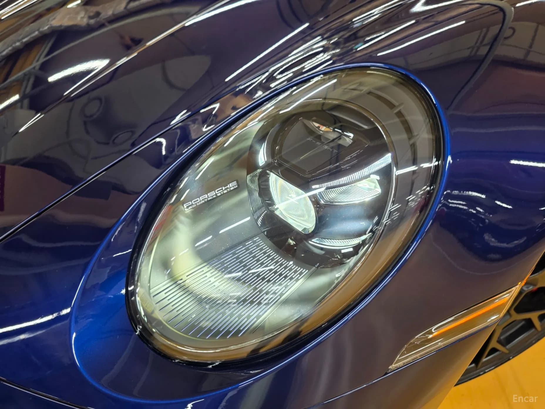 911 (992)