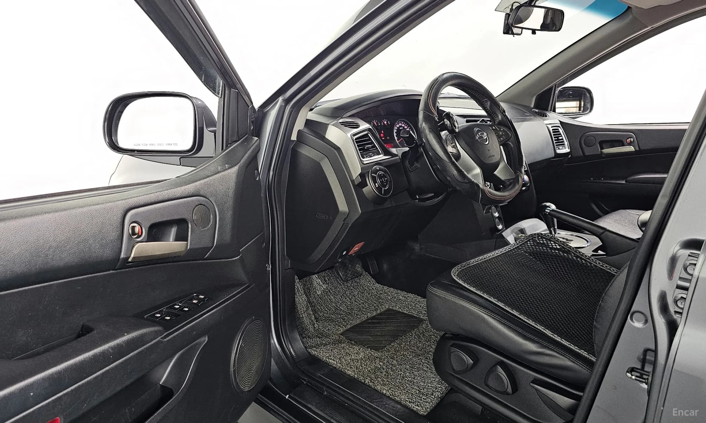 Korando Sports