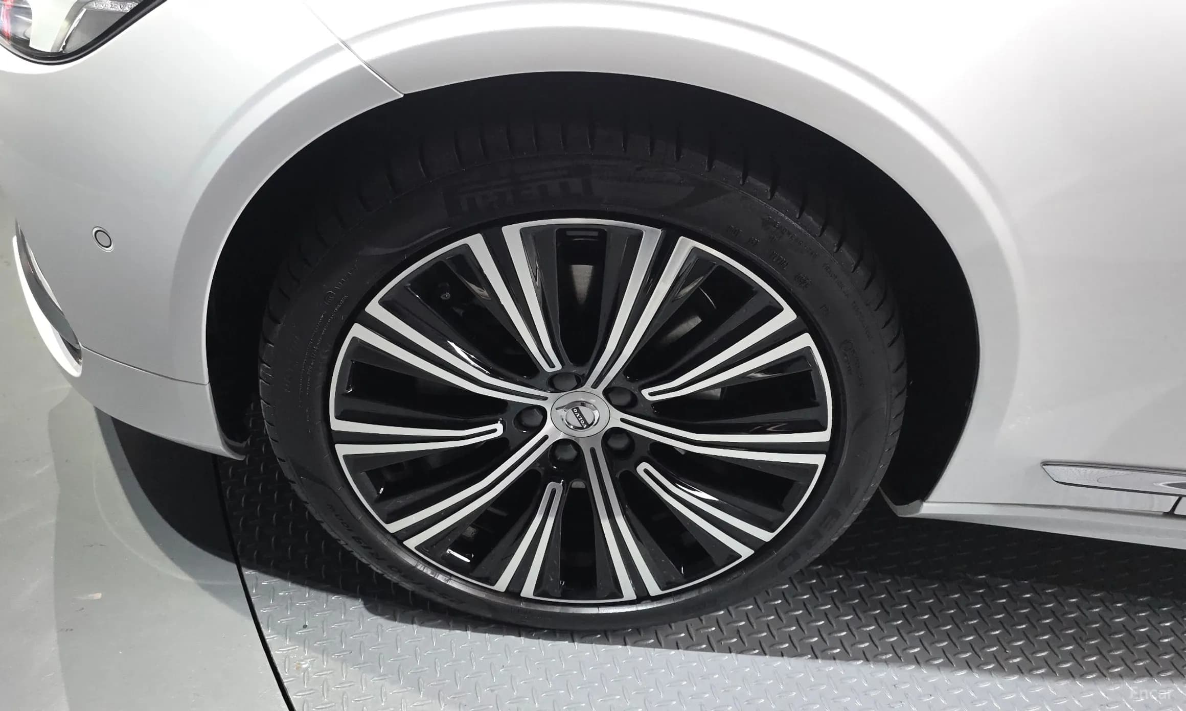 S90