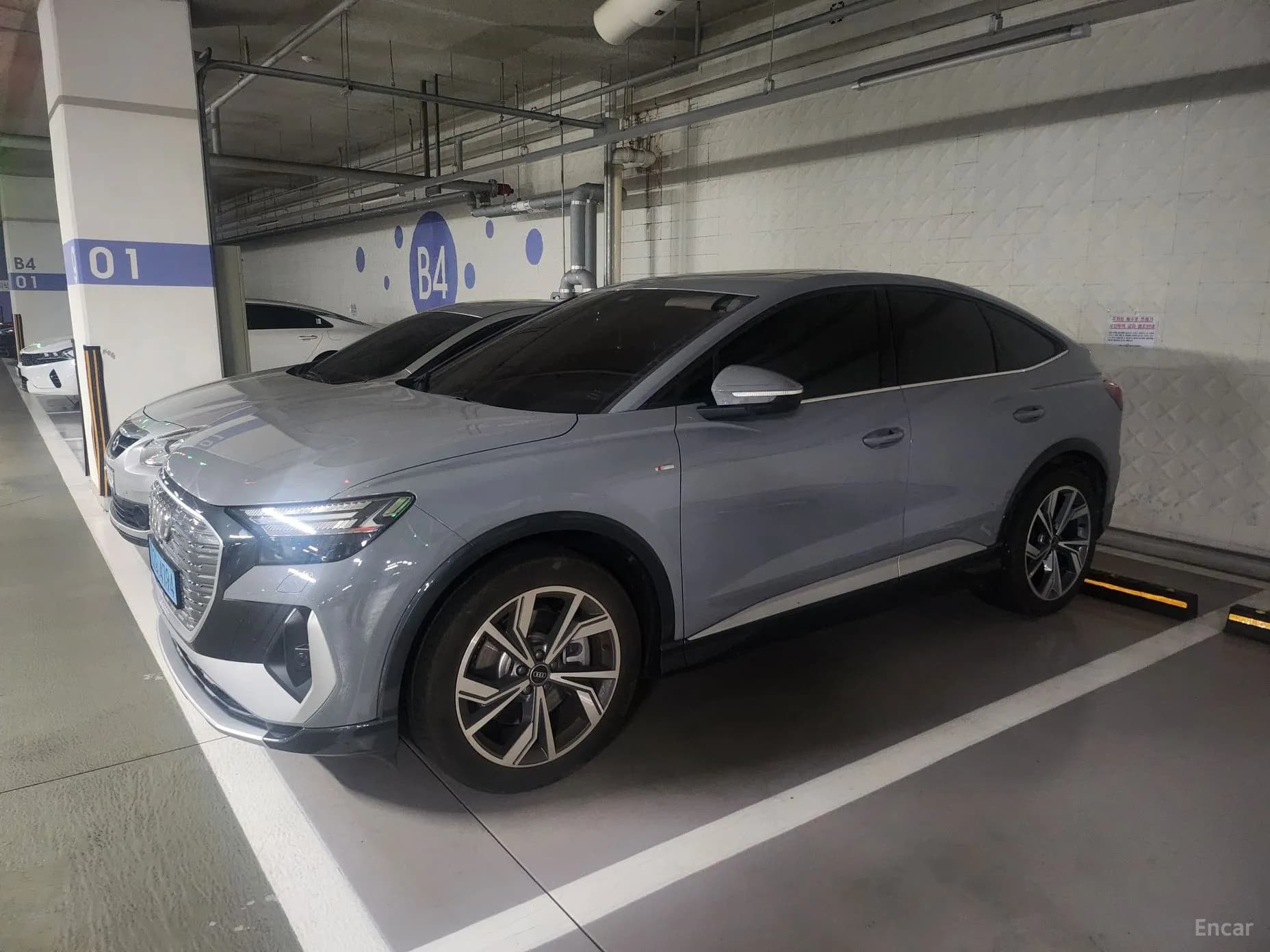 Q4 e-tron (F4)
