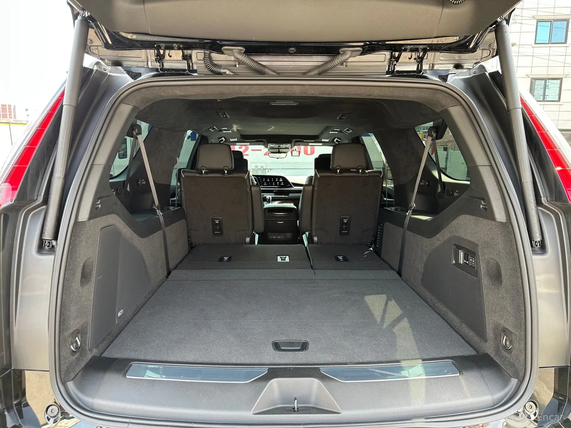Escalade 5th Generation
