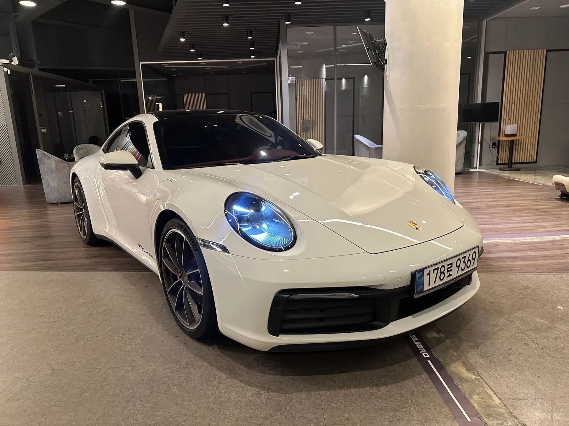 911 (992)