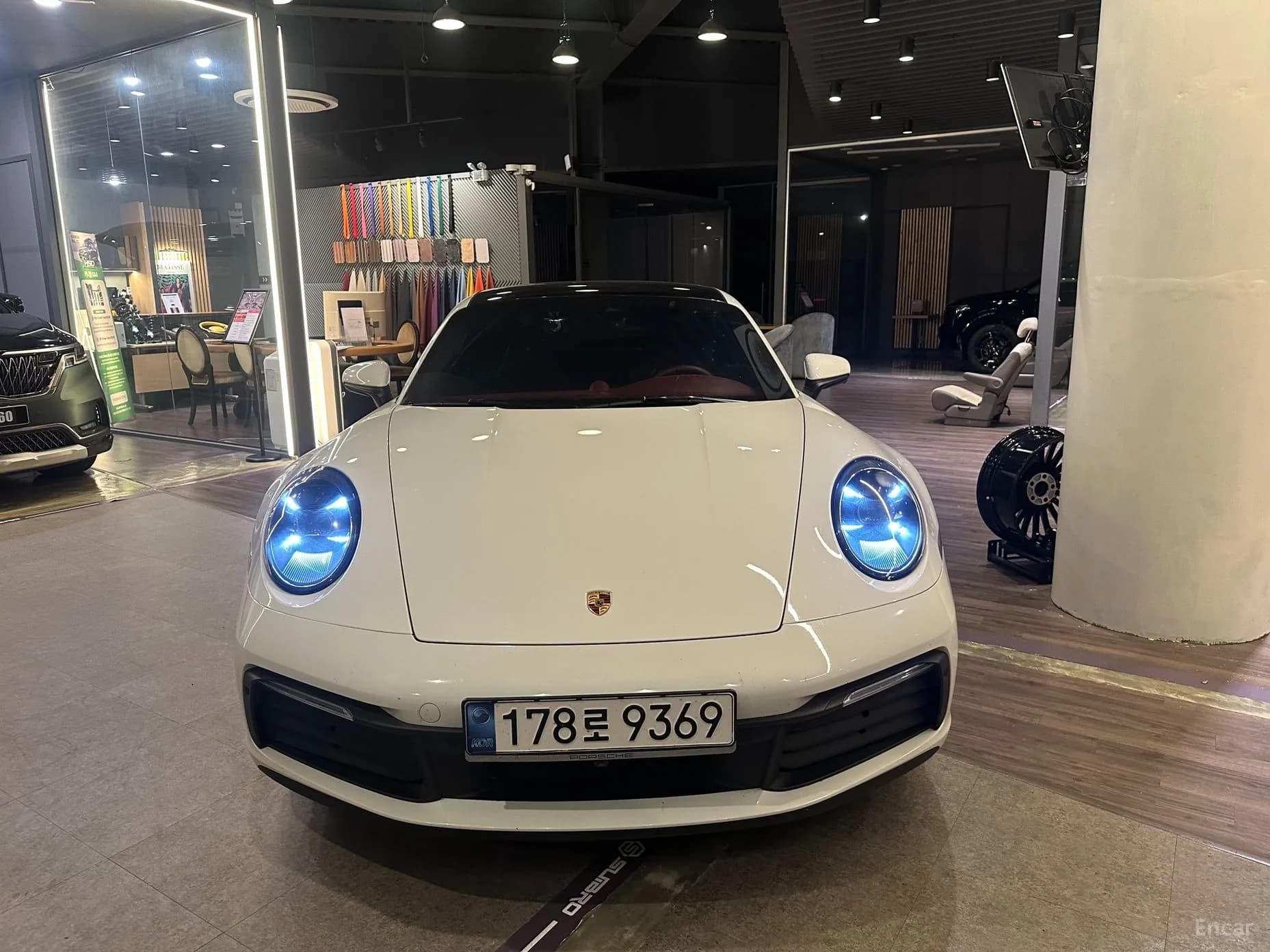 911 (992)