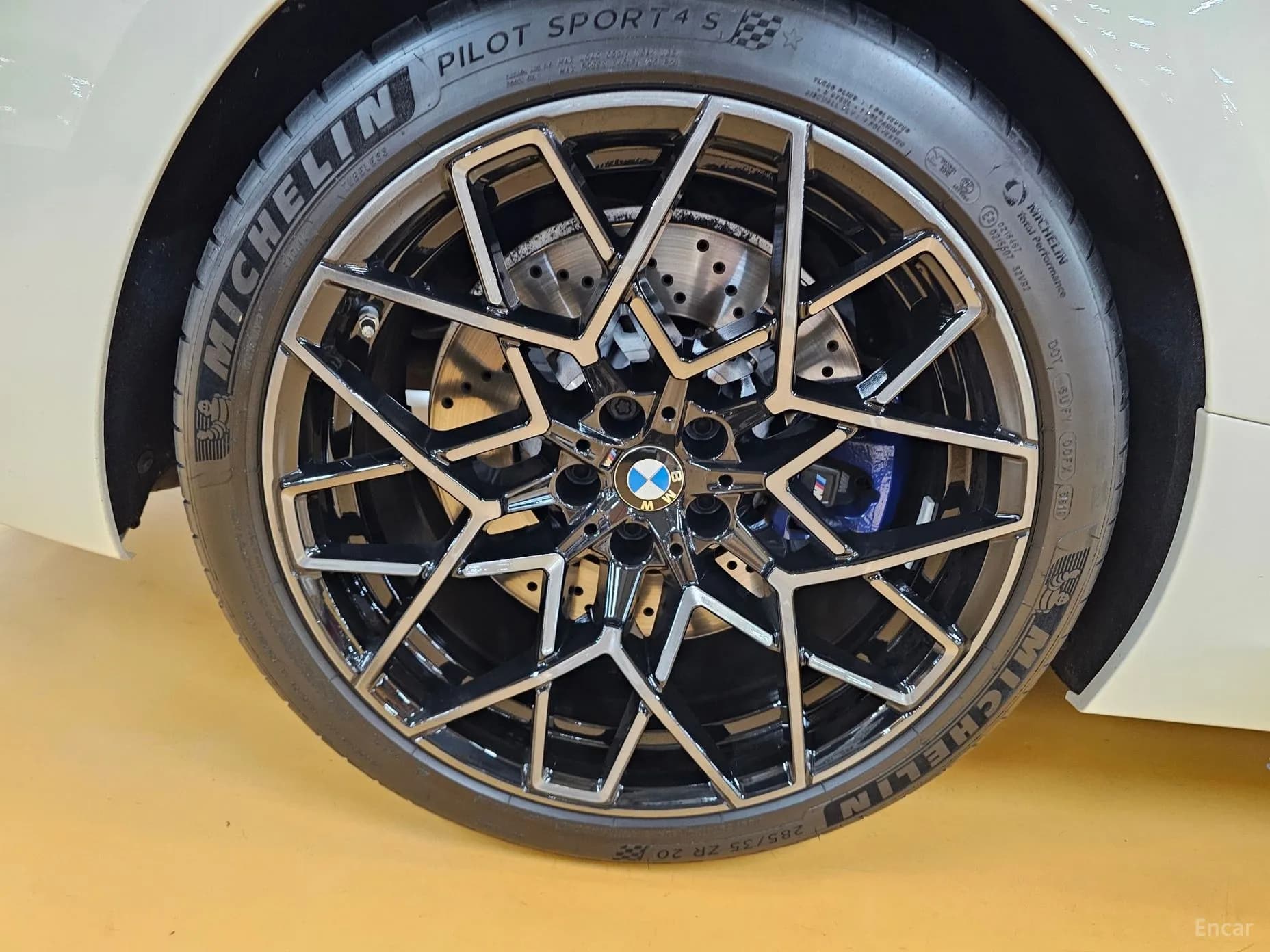 M8 (G15)