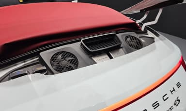 910