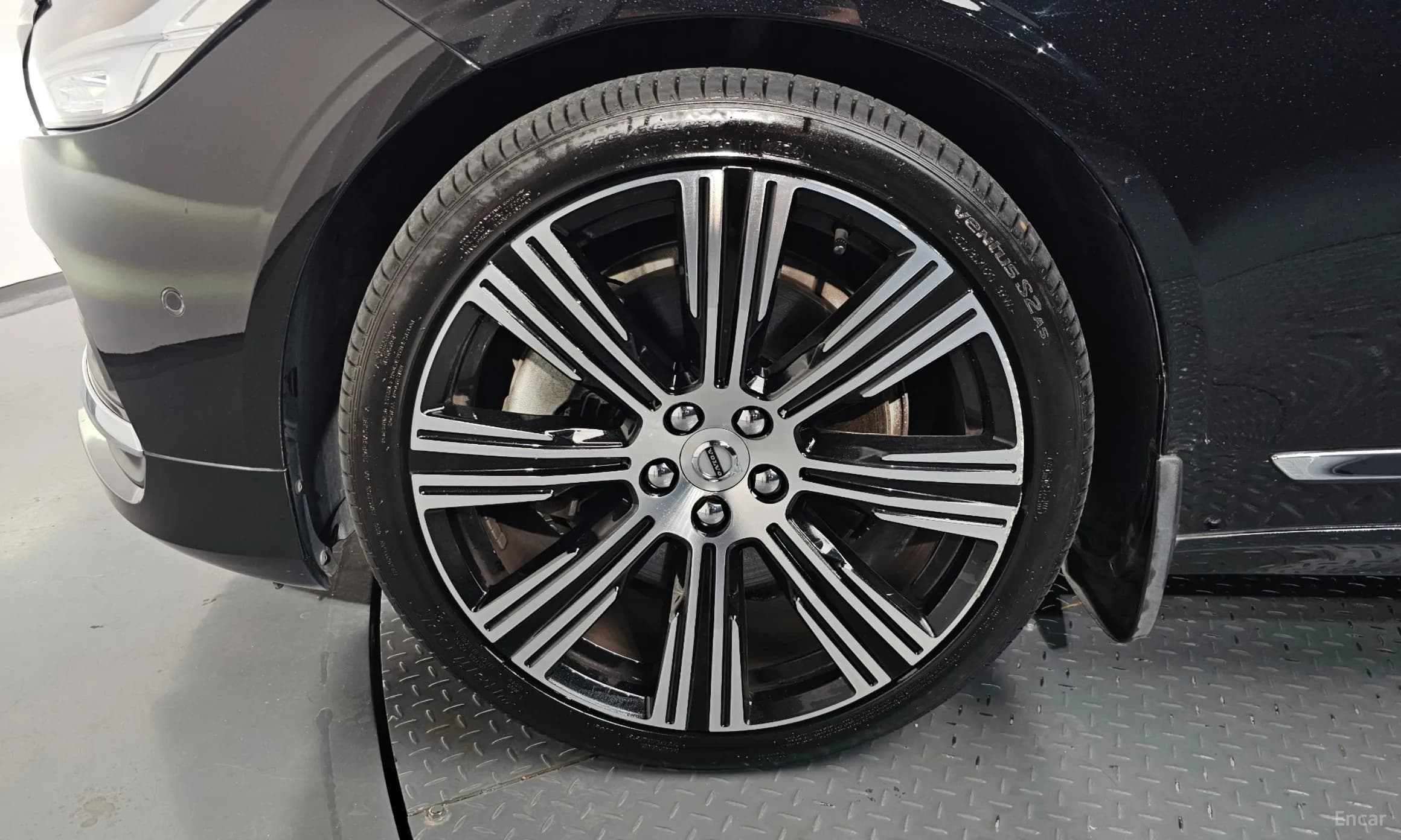 S90