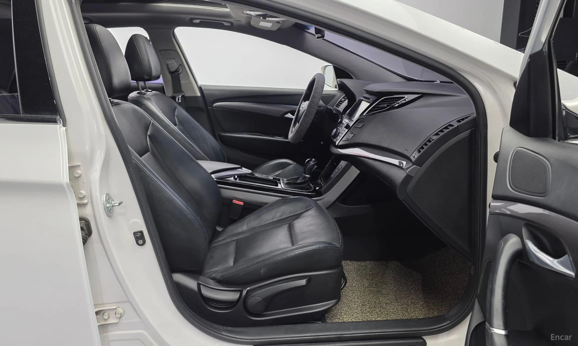 i40 Saloon
