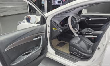 i40 Saloon