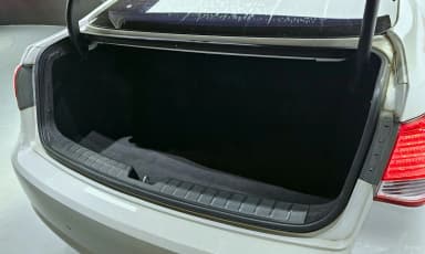 i40 Saloon
