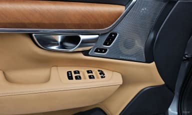 S90