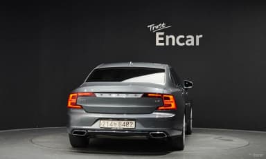S90