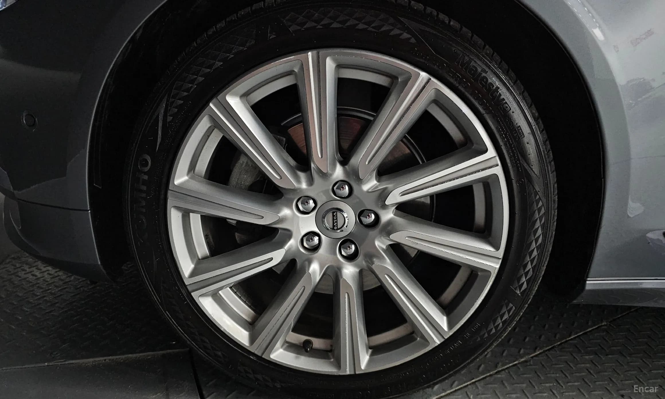 S90