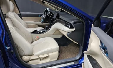 Camry (XV70)