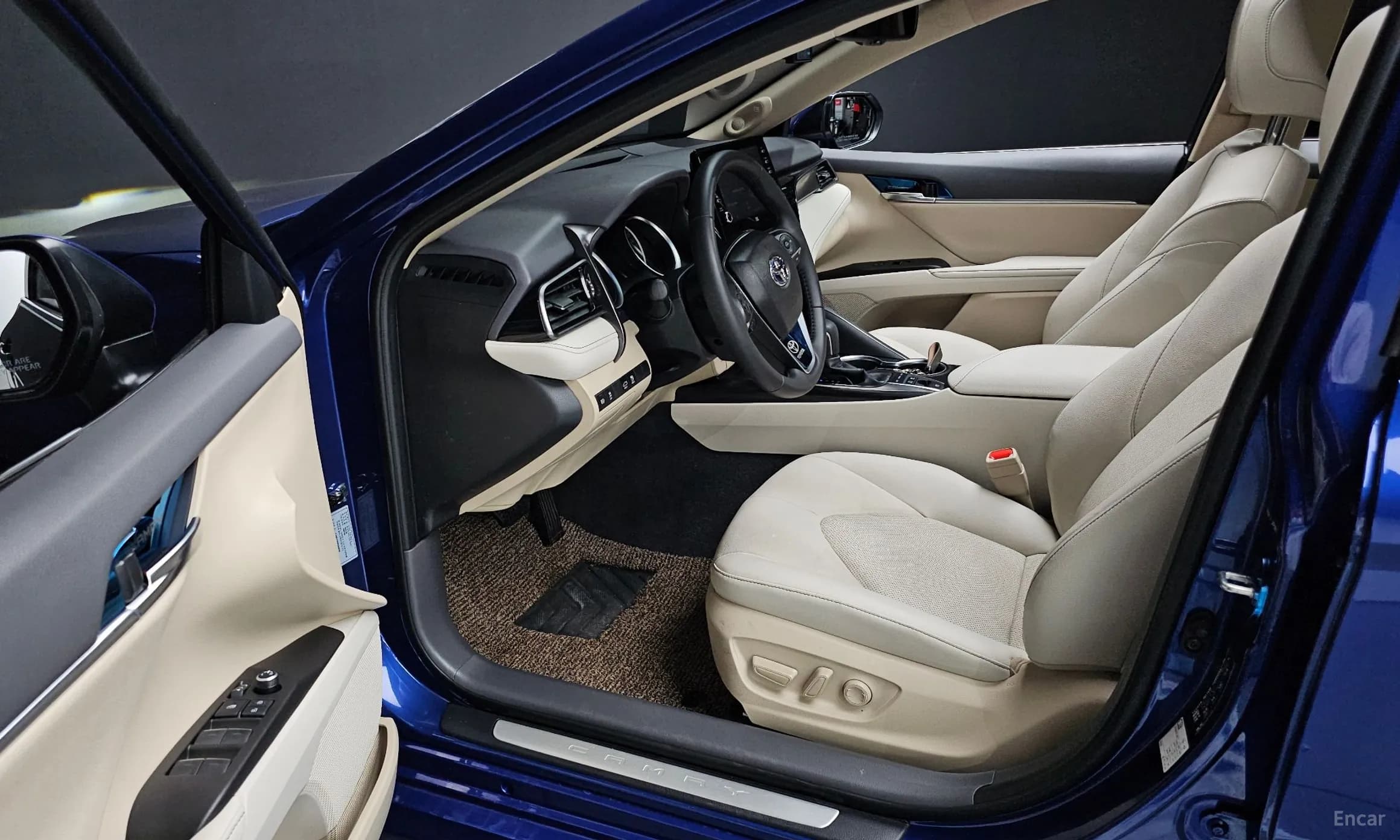 Camry (XV70)