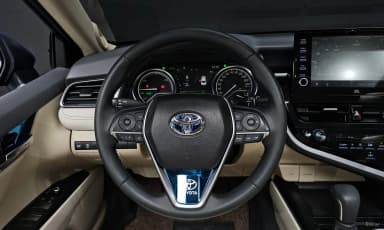 Camry (XV70)