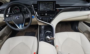 Camry (XV70)