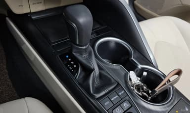Camry (XV70)