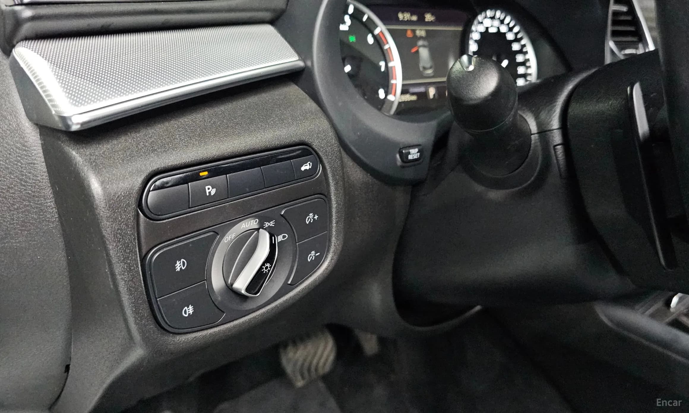 QX50 (P71A)