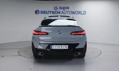 X4 (G02)