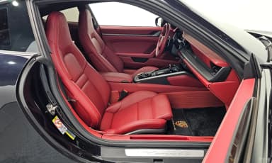 911 (992)