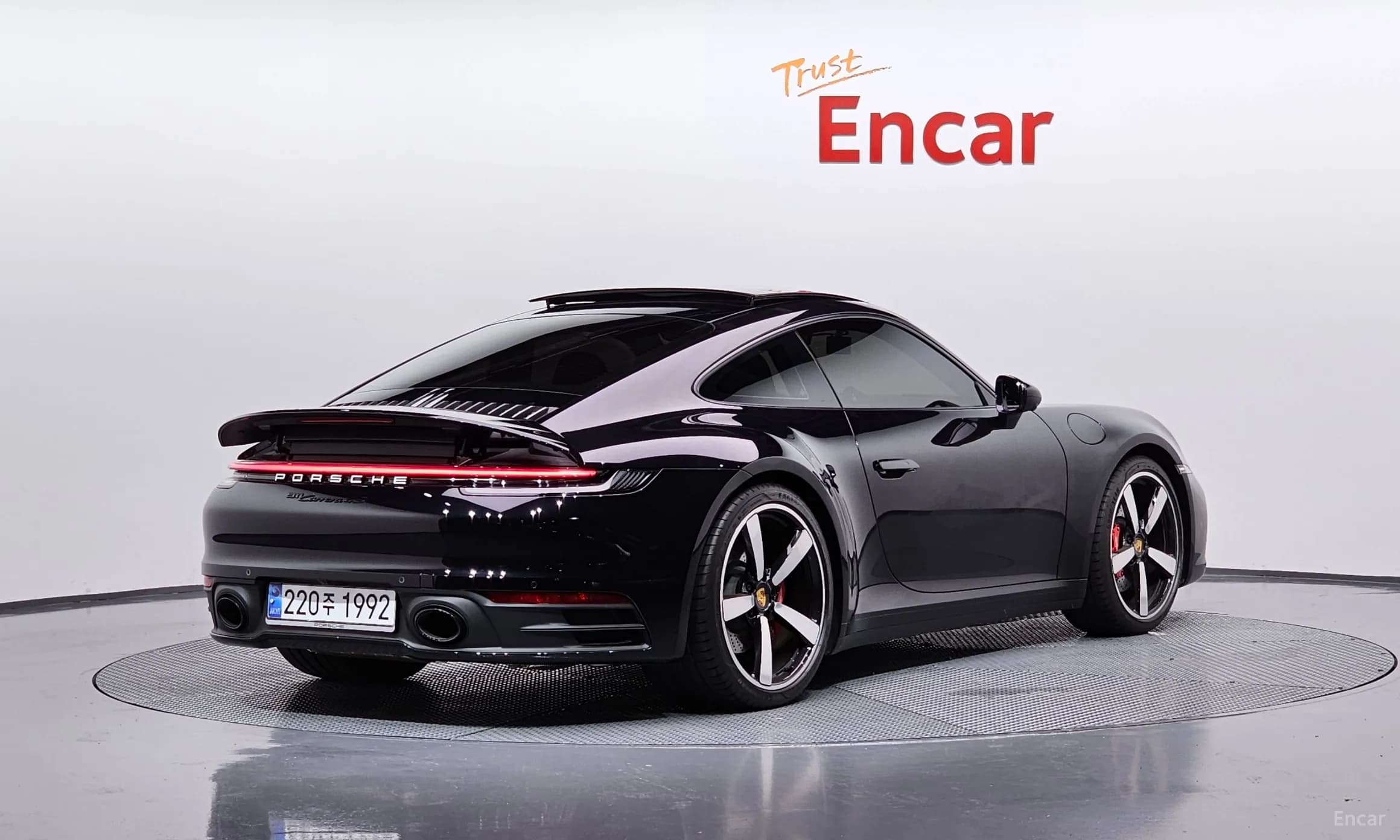 911 (992)