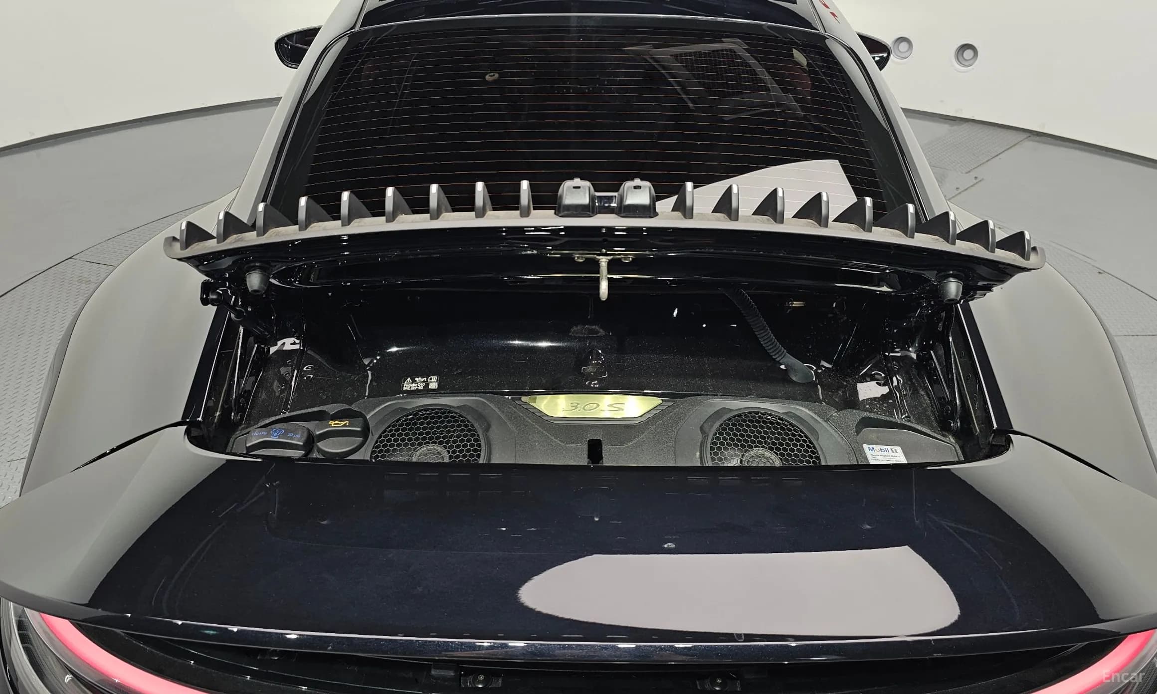 911 (992)