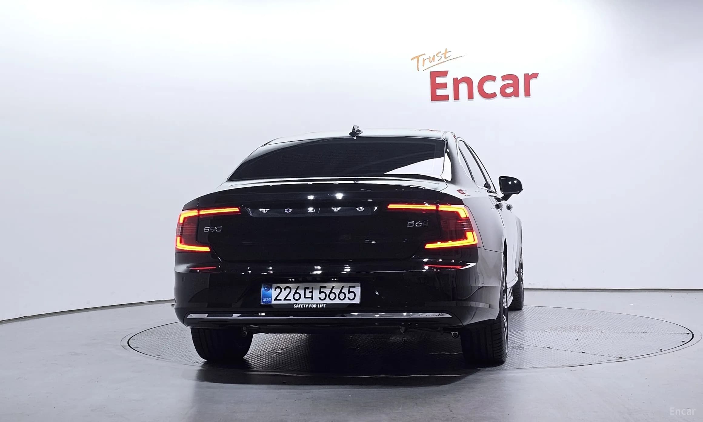 S90
