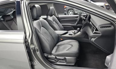 Camry (XV70)