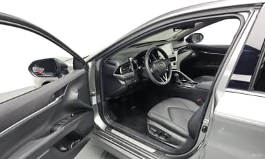 Camry (XV70)