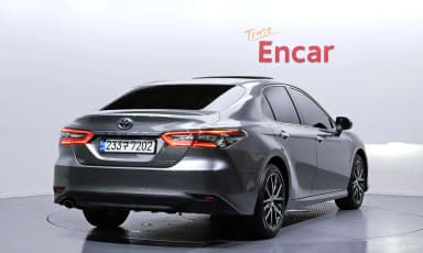 Camry (XV70)