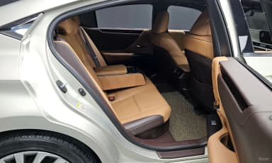 ES300h 7th Generation