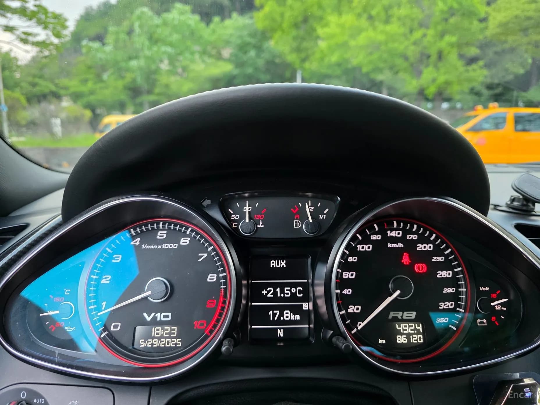 R8