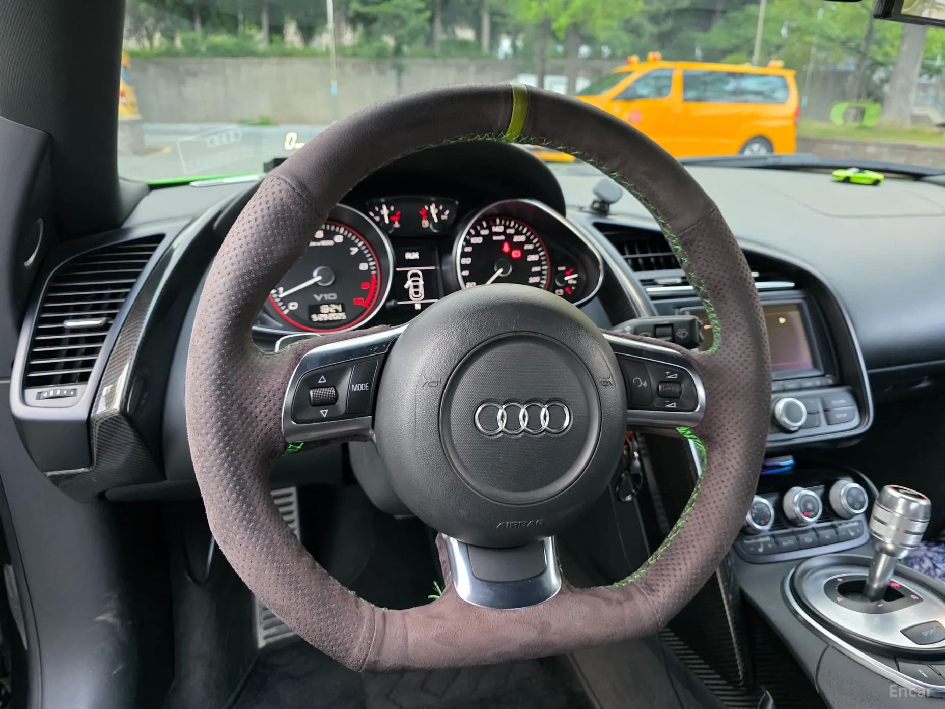 R8