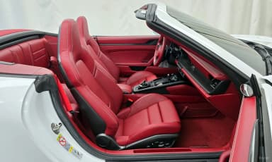 911 (992)